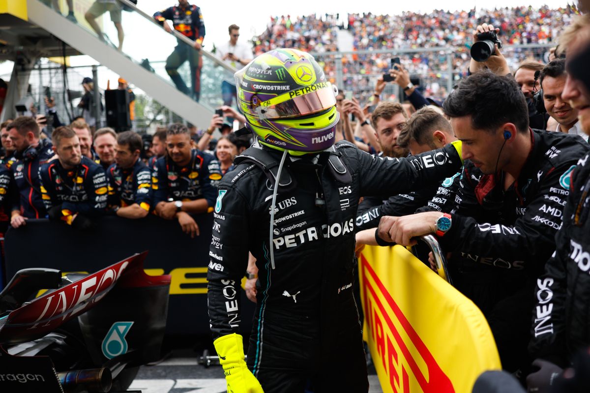 Lewis Hamilton niet blij met huidige reglementen: 'Het verrast me niet'