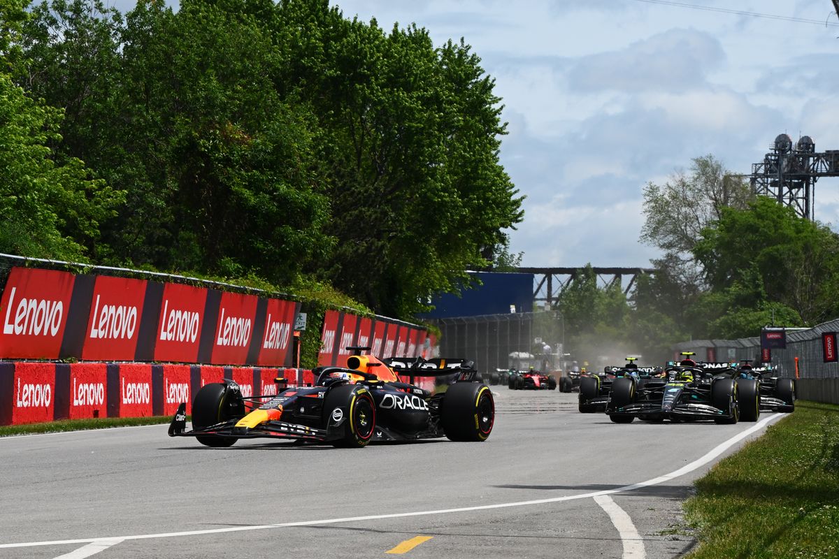 Lewis Hamilton smeekt FIA om regelwijzing in poging Red Bull af te stoppen: 'Dat moeten ze doen!'