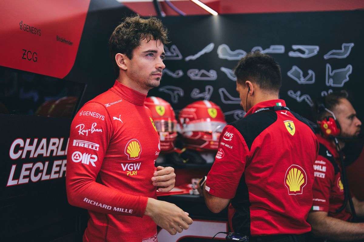 Charles Leclerc straalt na pole in België: 'Geweldige startpositie voor ons'