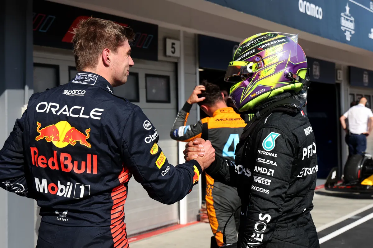 Max Verstappen wil niks te maken hebben met Lewis Hamilton: 'Dat zou verschrikkelijk zijn'