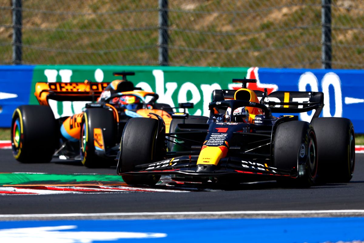 McLaren-baas uit onvrede over 'Red Bull-verband': 'Ze profiteren er allebei van'