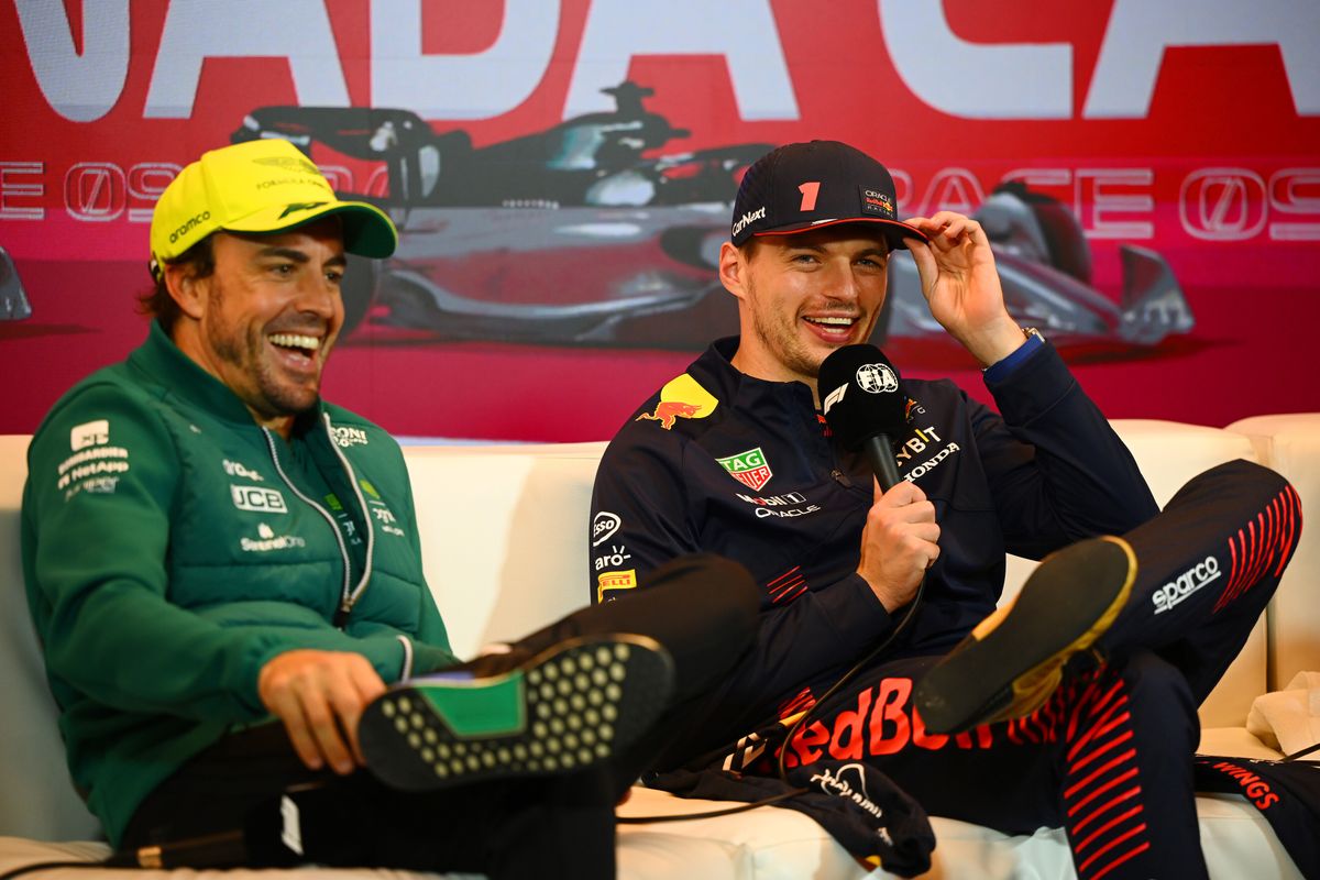 Fernando Alonso wijst beste coureur aan: 'Max Verstappen is in alles de beste'