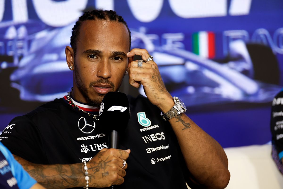 Formule 1-legende doet boekje open over Lewis Hamilton: 'Hij heeft serieuze problemen'