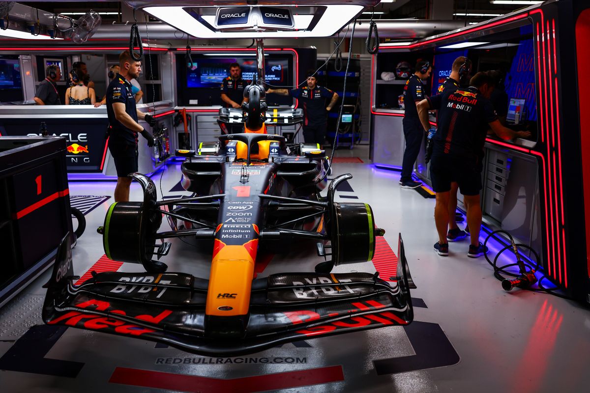 BREAKING: Max Verstappen moet zich melden bij stewards en riskeert gridstraf in Singapore