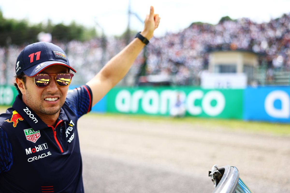 Sergio Pérez zakt compleet door het ijs tijdens Grand Prix van Japan