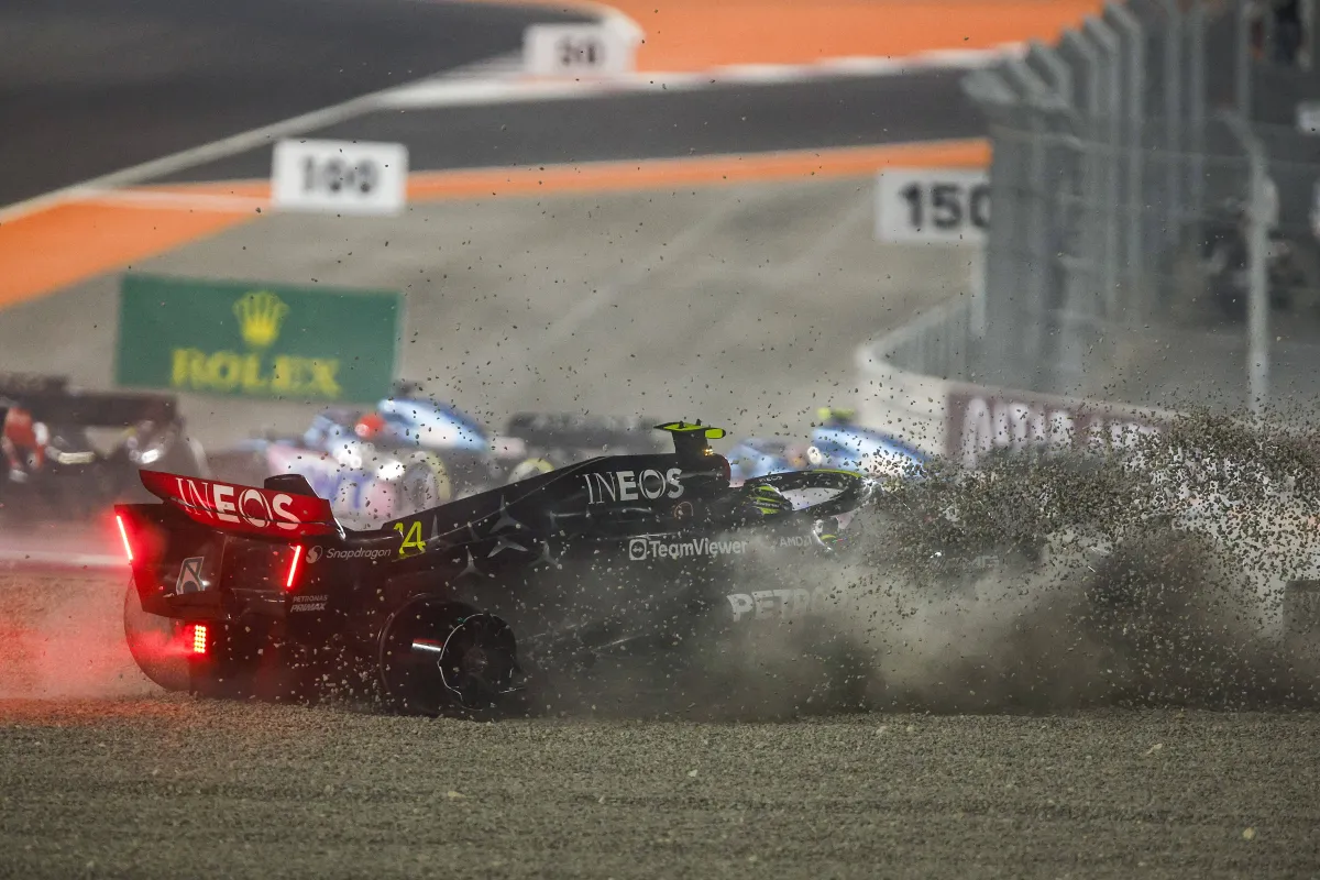 hamilton crash qatar mercedes