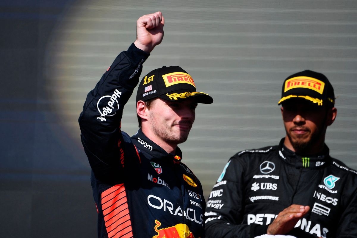 Helmut Marko noemt Max Verstappen als reden voor vertrek Lewis Hamilton: 'Dat kan hij niet verdragen'