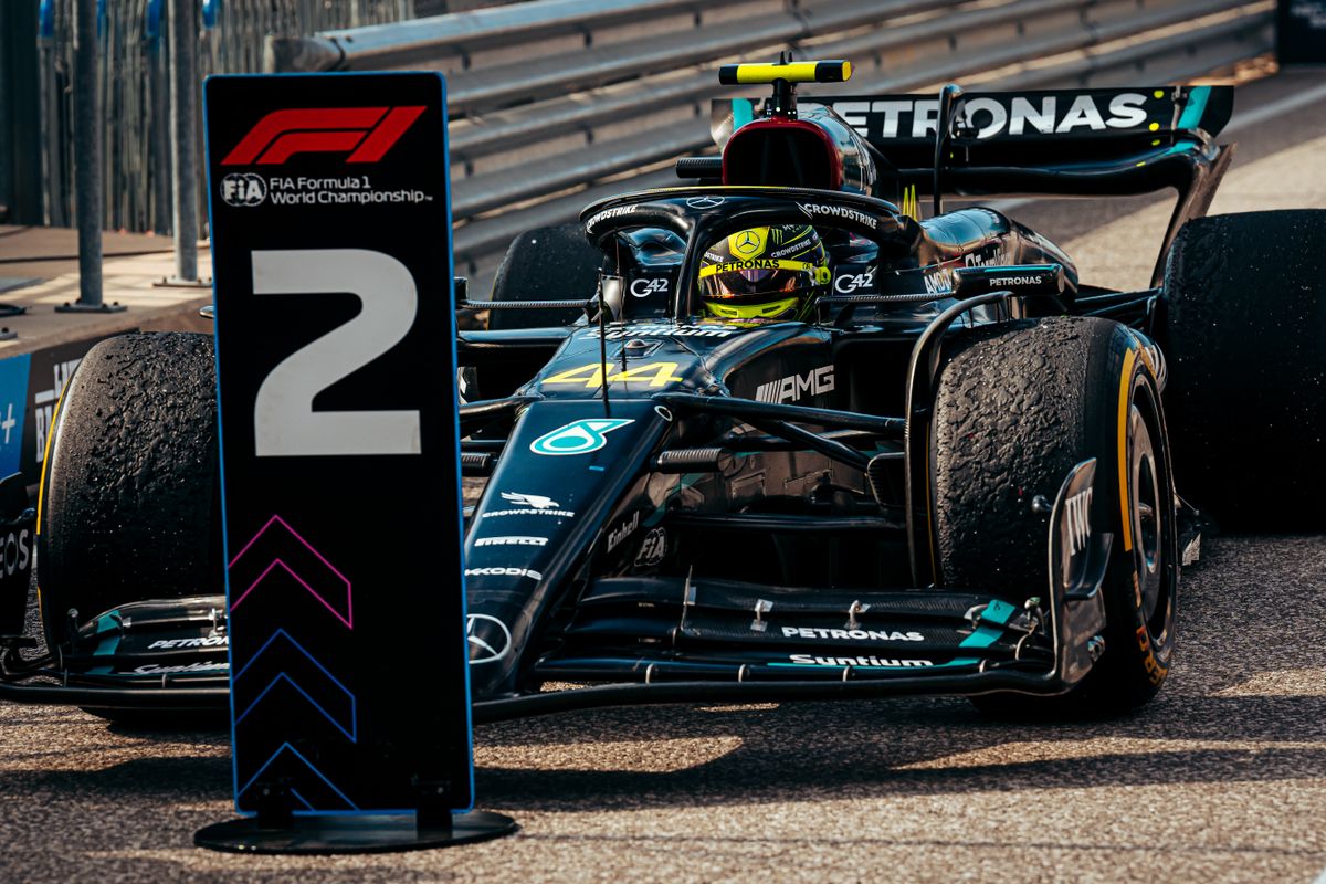 Voormalig F1-wereldkampioen weet reden voor vertrek Hamilton: 'Er is iets mis binnen Mercedes'