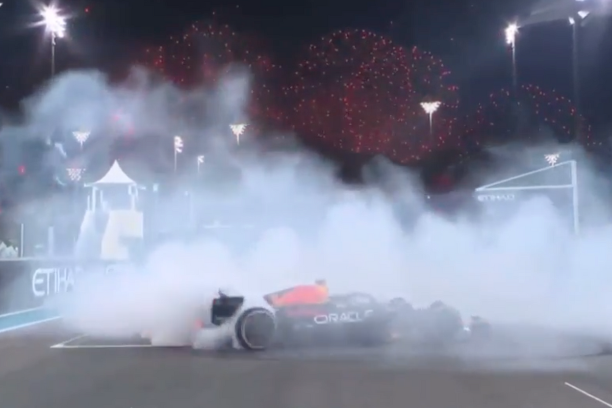 Video: Max Verstappen demonstreert hoe je perfecte donuts maakt na GP Abu Dhabi