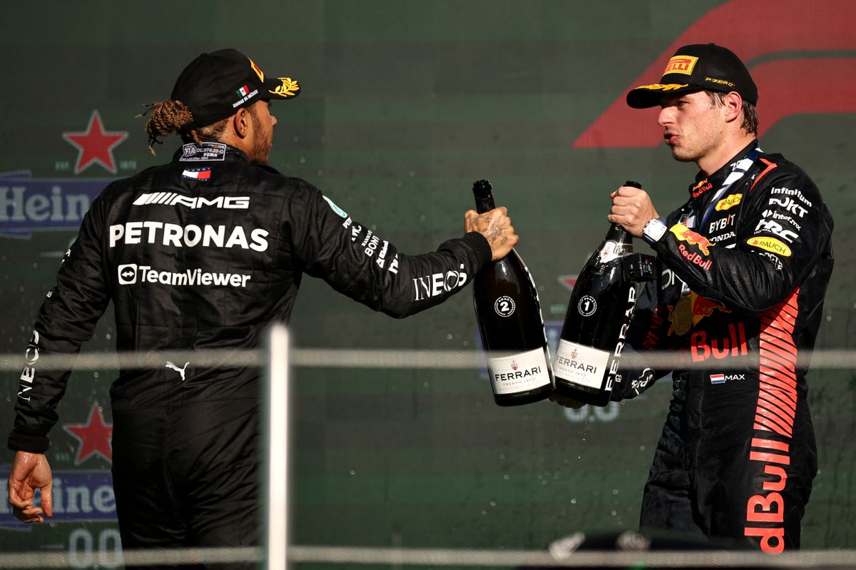 Lewis Hamilton waarschuwt Max Verstappen: 'Dat ben ik dit jaar niet van plan'