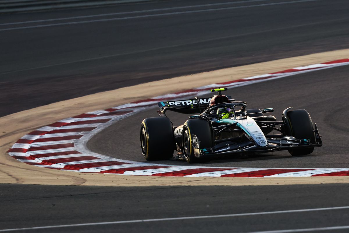 Lewis Hamilton onder de indruk van nieuwe Mercedes-bolide: 'Veel beter'