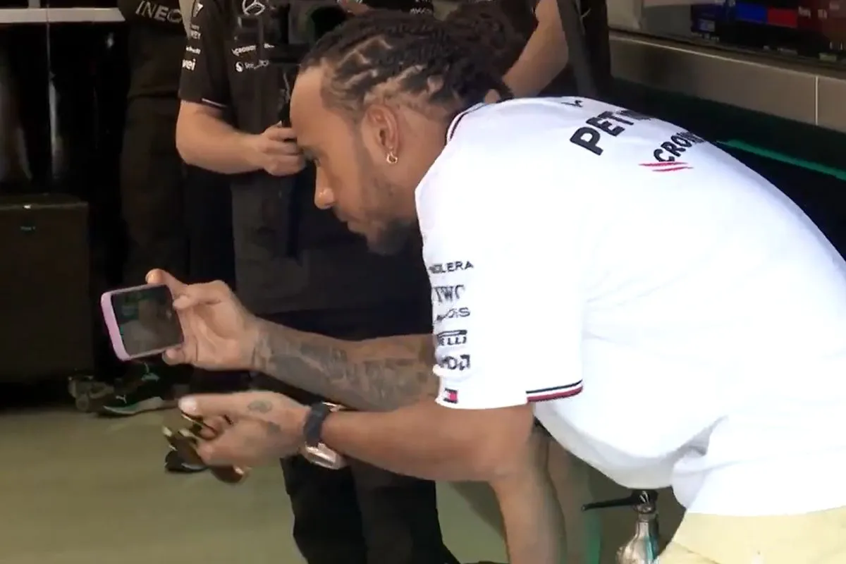 hamilton mercedes fotos van w15