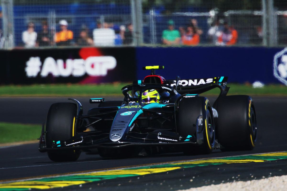 Lewis Hamilton ontvangt vervelend nieuws na motorprobleem in Australië