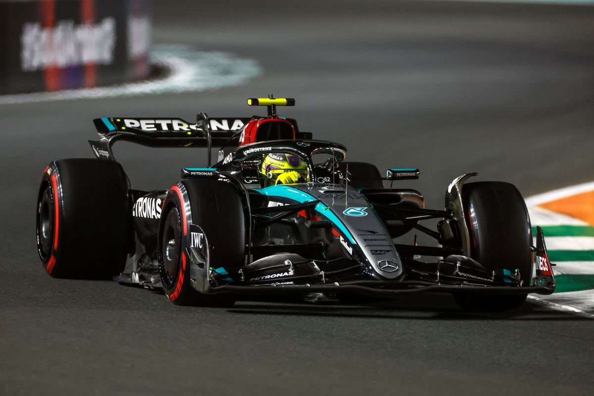 'Lewis Hamilton krijgt flinke klap te verwerken voorafgaand aan overstap naar Ferrari'