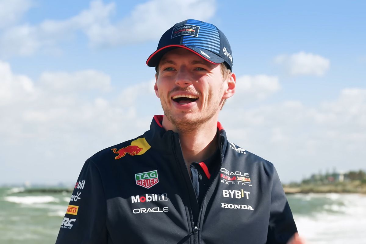 Video: Max Verstappen switcht van carrière en wordt lifeguard in Australië