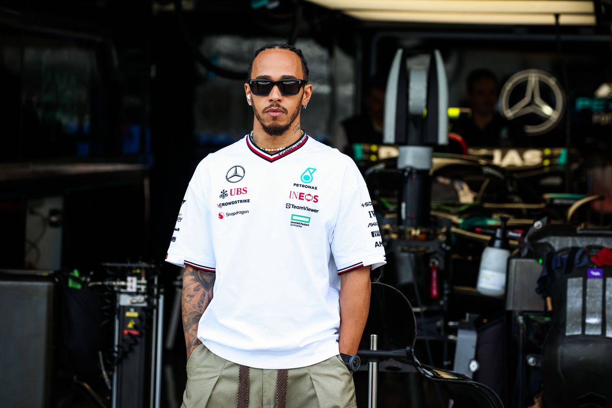 Lewis Hamilton ziet probleem door Ferrari-transfer: 'Ik weet niet hoe ik dat moet aanpakken'