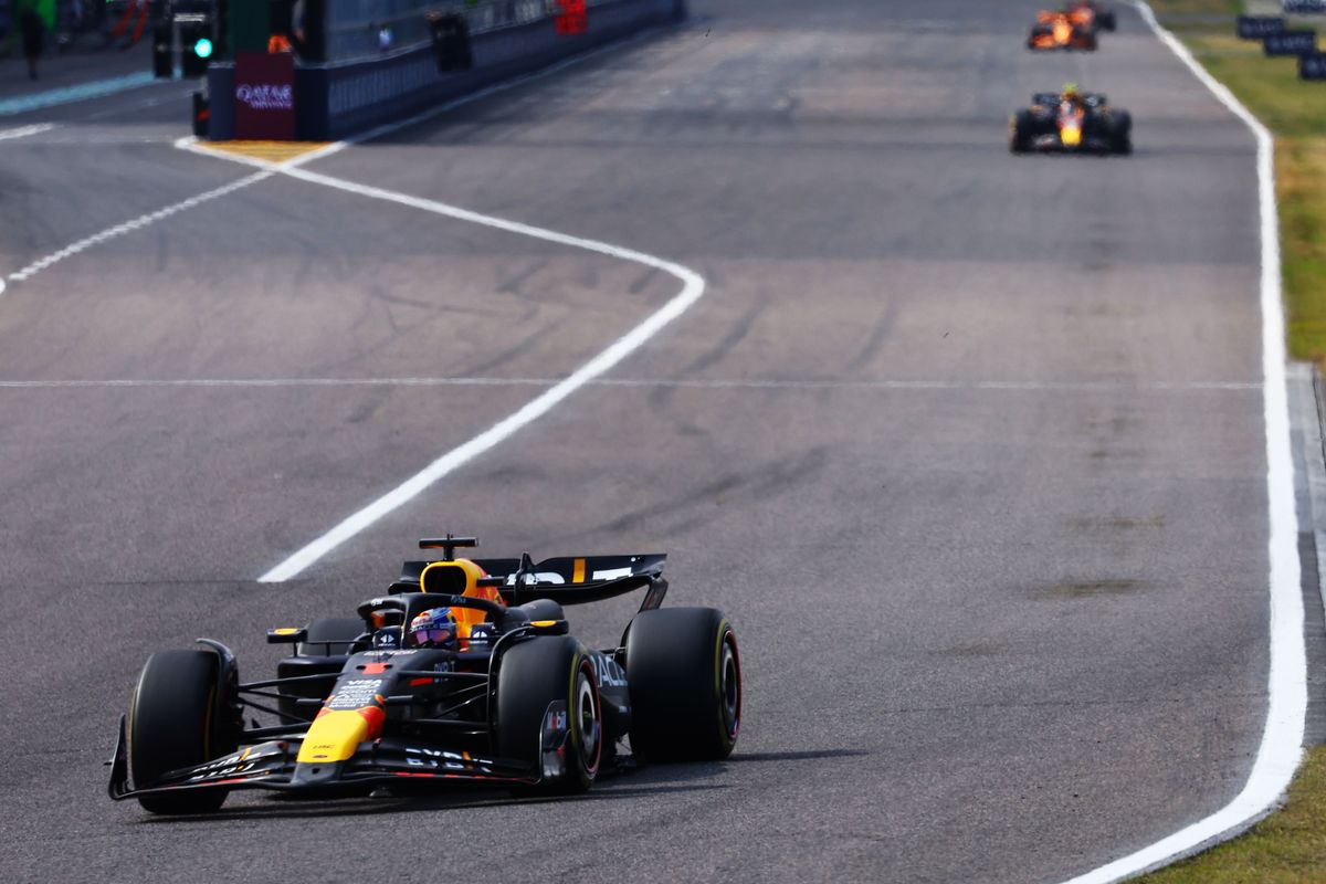 Max Verstappen geeft uitleg over 'discussie' met engineer: 'Bleek dat ik het verkeerd had'