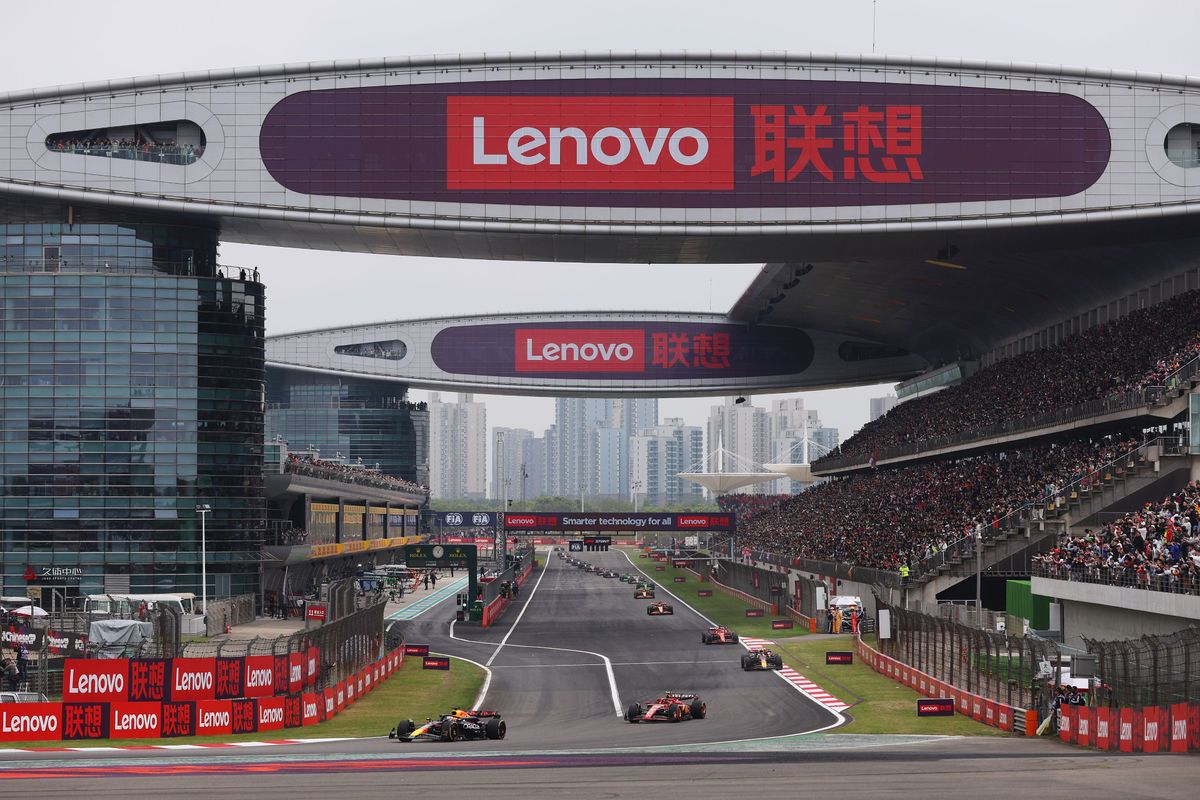 Max Verstappen zag concurrentie verkeerde beslissing nemen tijdens Sprint China: 'Veel succes!'