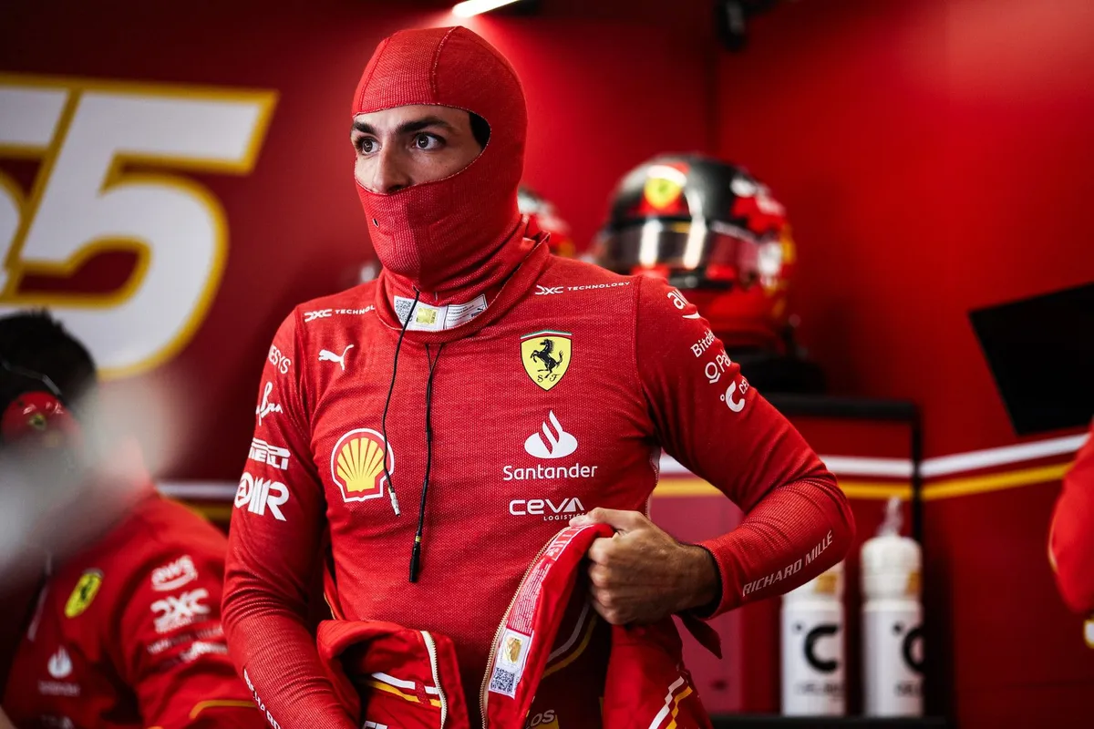 sainz ferrari garage china