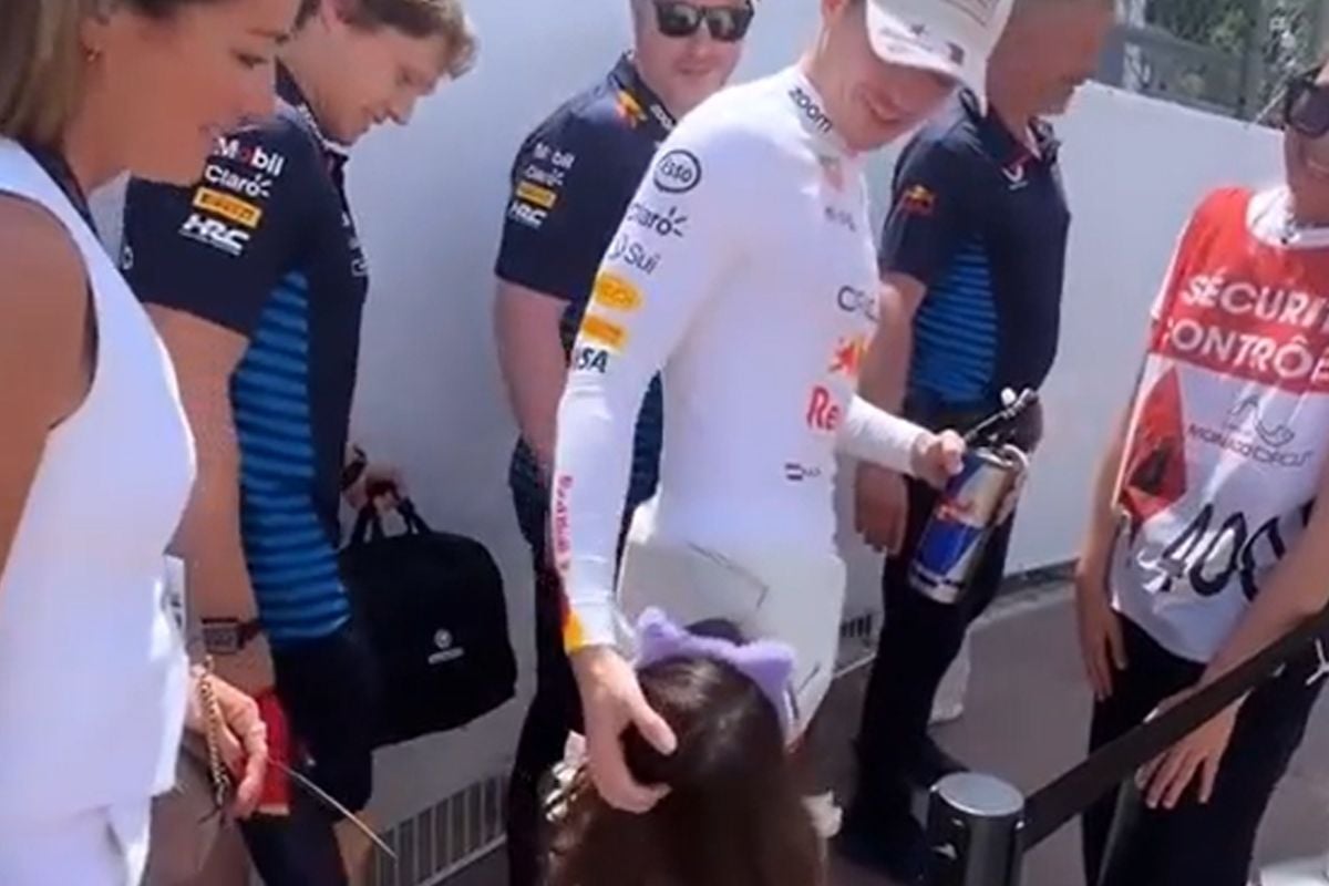 Video: Max Verstappen en Penelope delen innig moment voorafgaand aan GP Monaco