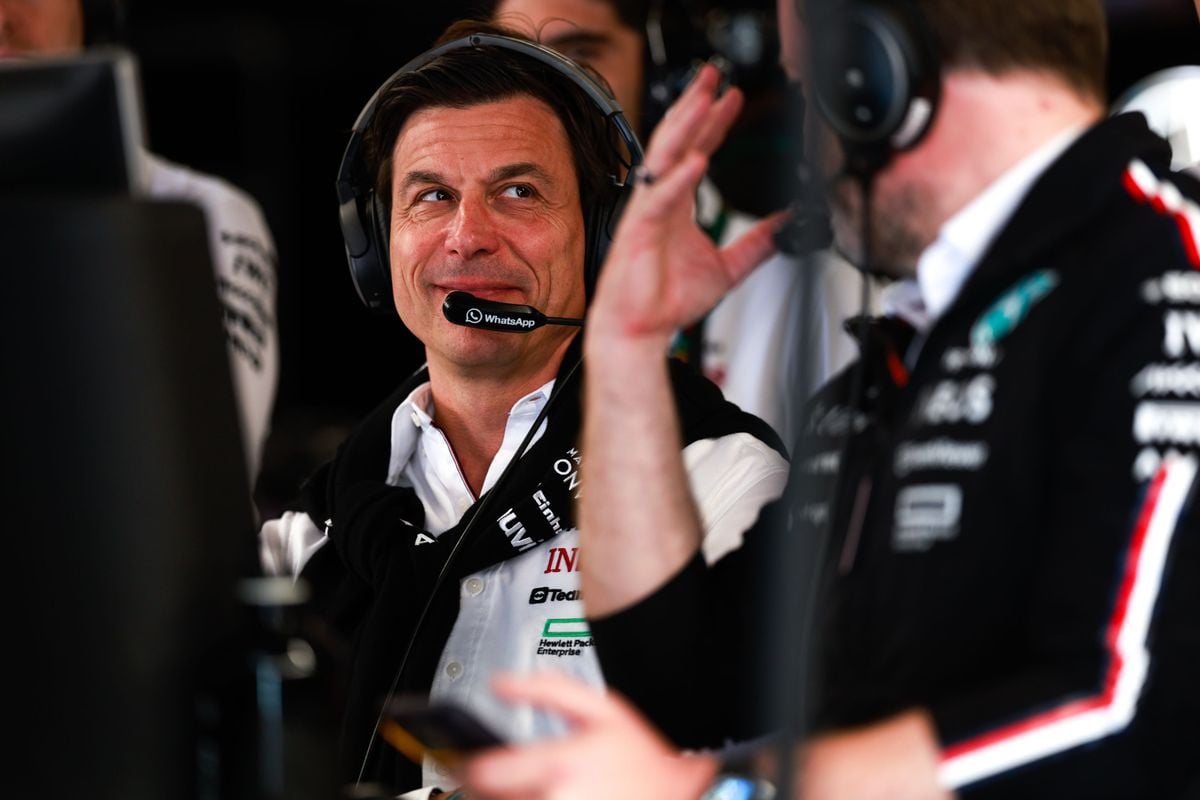 Toto Wolff wijst naar Red Bull Racing: 'Sommige teams lopen achter met de 2026-motor'