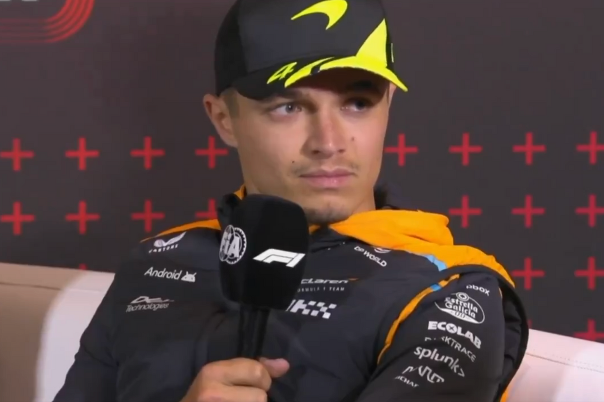 Video: Lando Norris analyseert crash met Max Verstappen tijdens persconferentie in Engeland