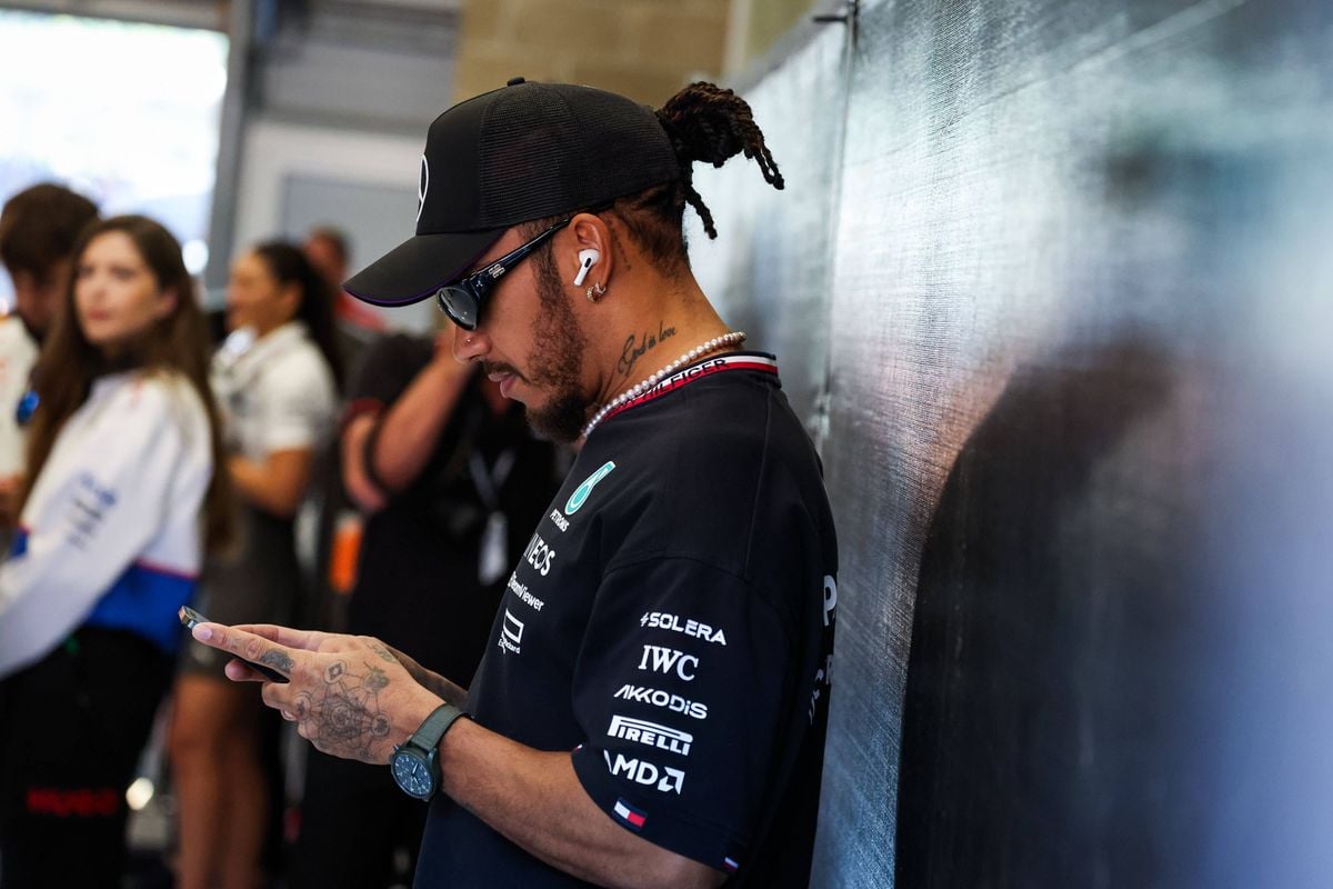 Pijnlijk: Lewis Hamilton gedraagt zich hypocriet en doet hetzelfde als waar hij Max Verstappen voor bekritiseerde