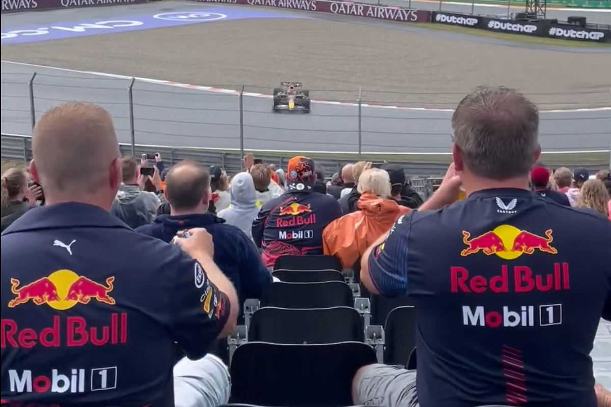 Video: Max Verstappen vermaakt fans en maakt een bijzondere spin in het stadiongedeelte