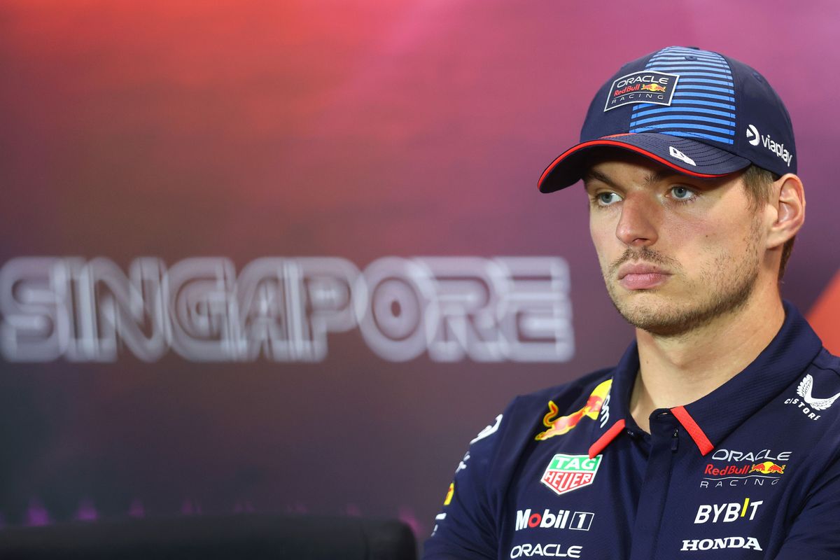 Max Verstappen daagt FIA uit tijdens persconferentie na kwalificatie Singapore