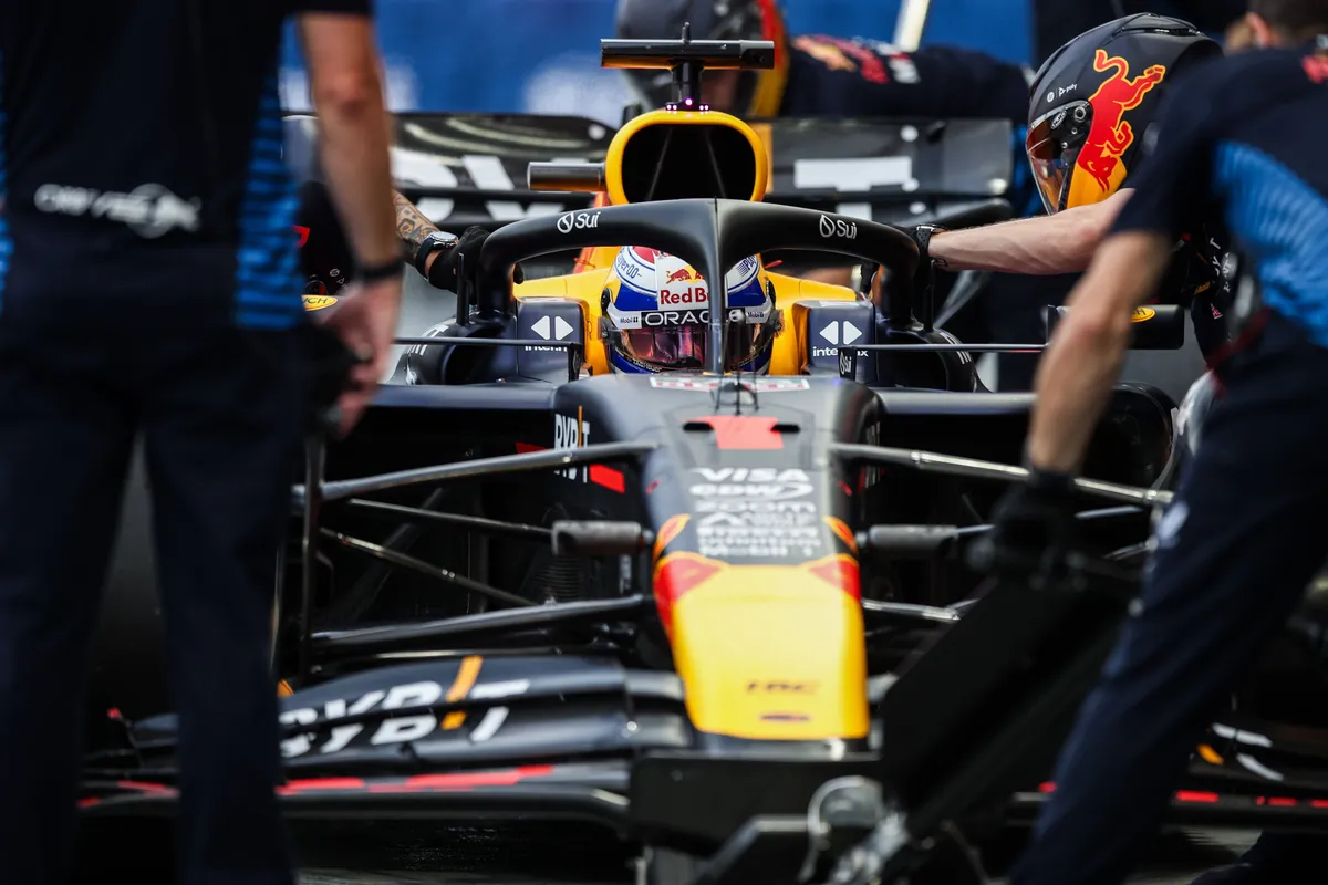max red bull pit monteurs
