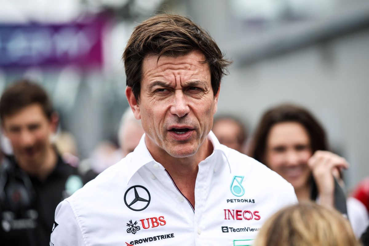 Toto Wolff kwaad door interesse Red Bull in George Russell: 'Dit probeert hij altijd...'