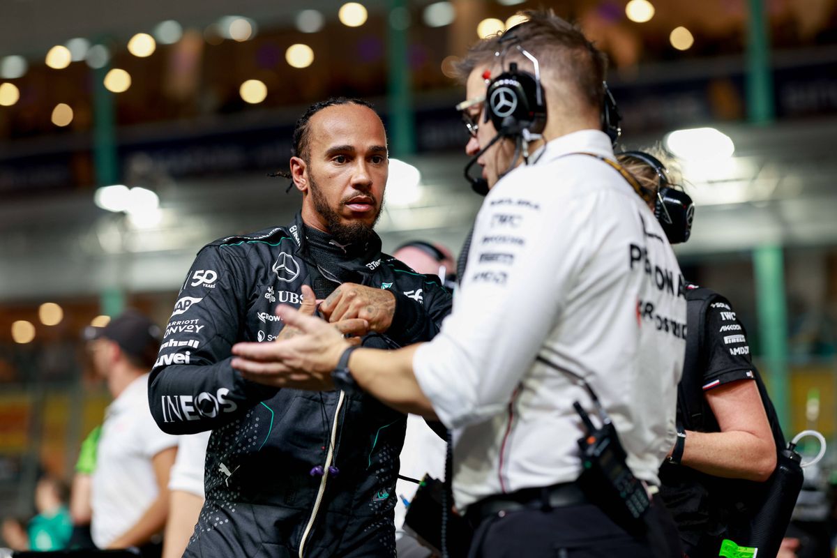 Voormalig F1-engineer waarschuwt Lewis Hamilton: 'Dat is een gevaarlijk spelletje'