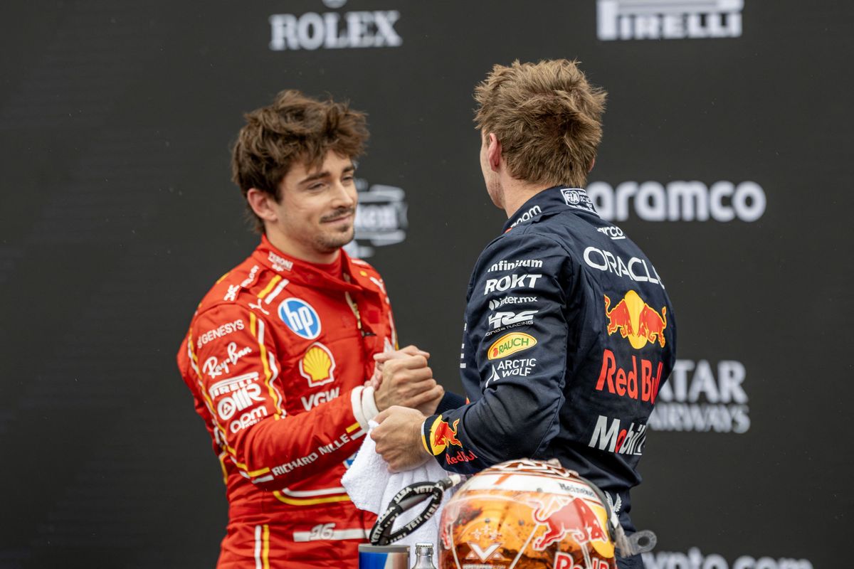 Charles Leclerc snoert media de mond na vragen over Max Verstappen: 'Dat weet je'