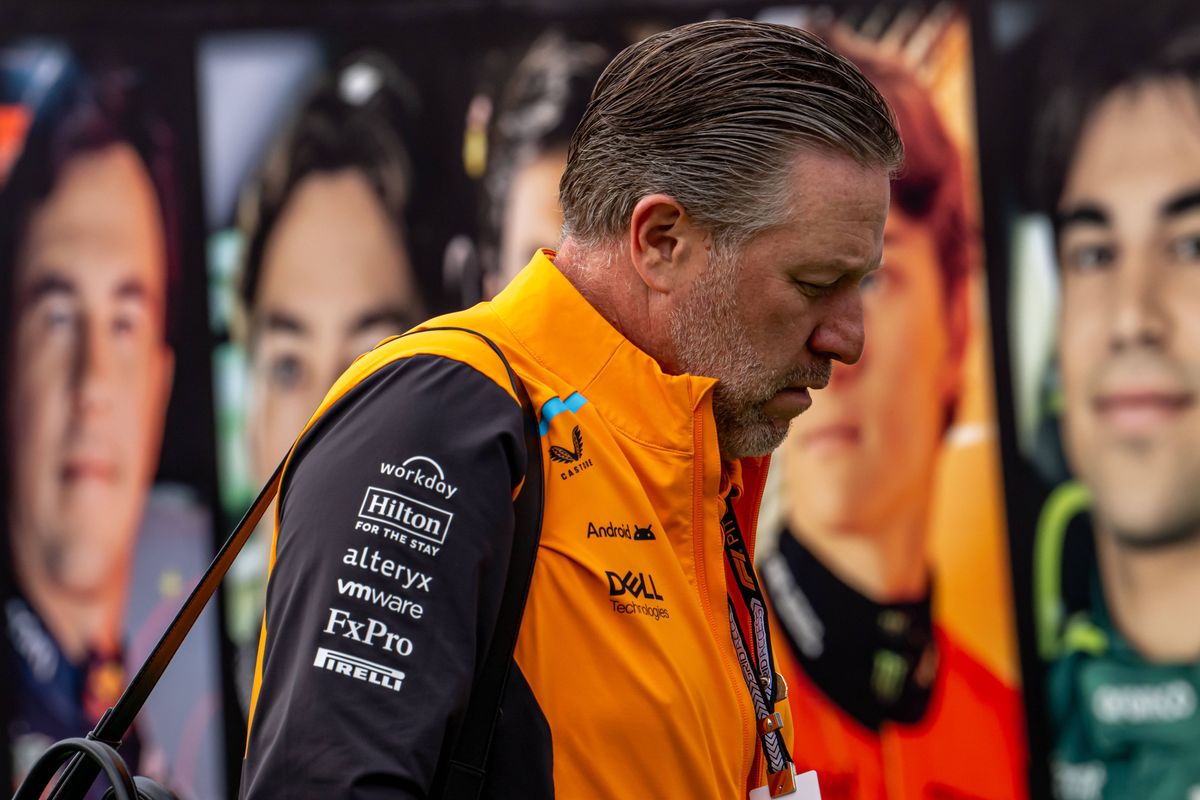 Zak Brown herhaalt woorden Lewis Hamilton over Max Verstappen: 'Doe dat nou...'