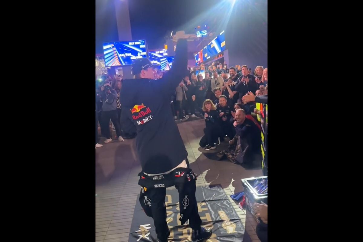 Video: Max Verstappen viert kampioensfeest in Las Vegas en laat dansmoves zien