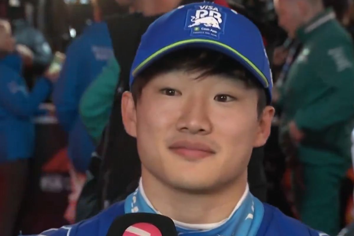 Video: Yuki Tsunoda baart opzien met uitspraak over Max Verstappen: 'Een monster...'