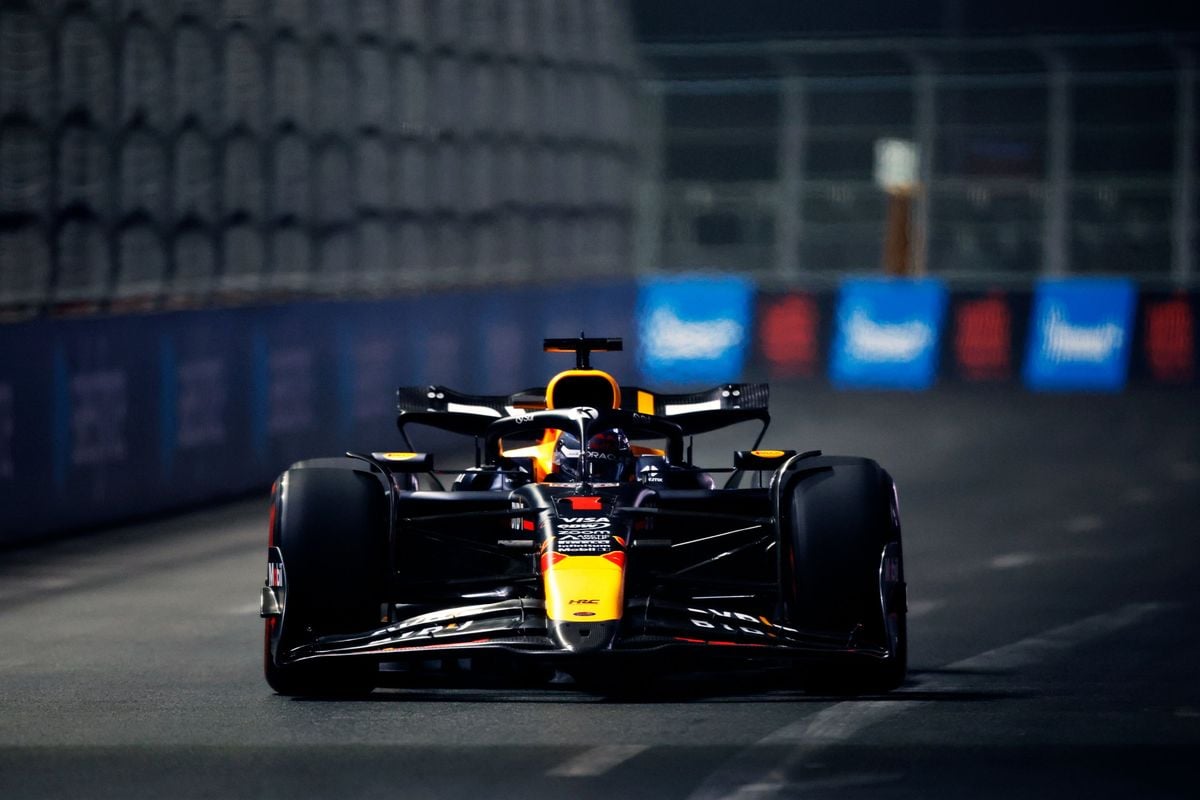 Max Verstappen komt met alleszeggende reactie na dramatische trainingen in Las Vegas