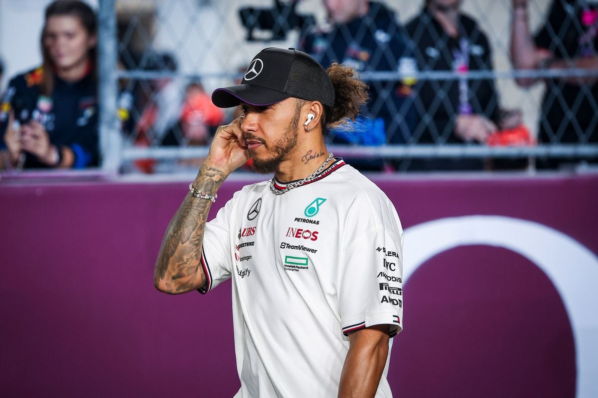 Toto Wolff noemt Lewis Hamilton-fans idioten: 'Verstoppen zich achter een scherm'