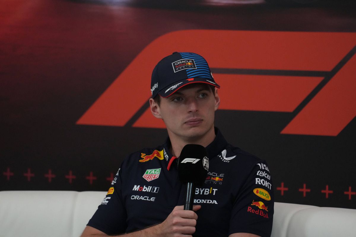 Max Verstappen reageert op beschuldigingen vanuit George Russell: 'Een matennaaier en een loser'