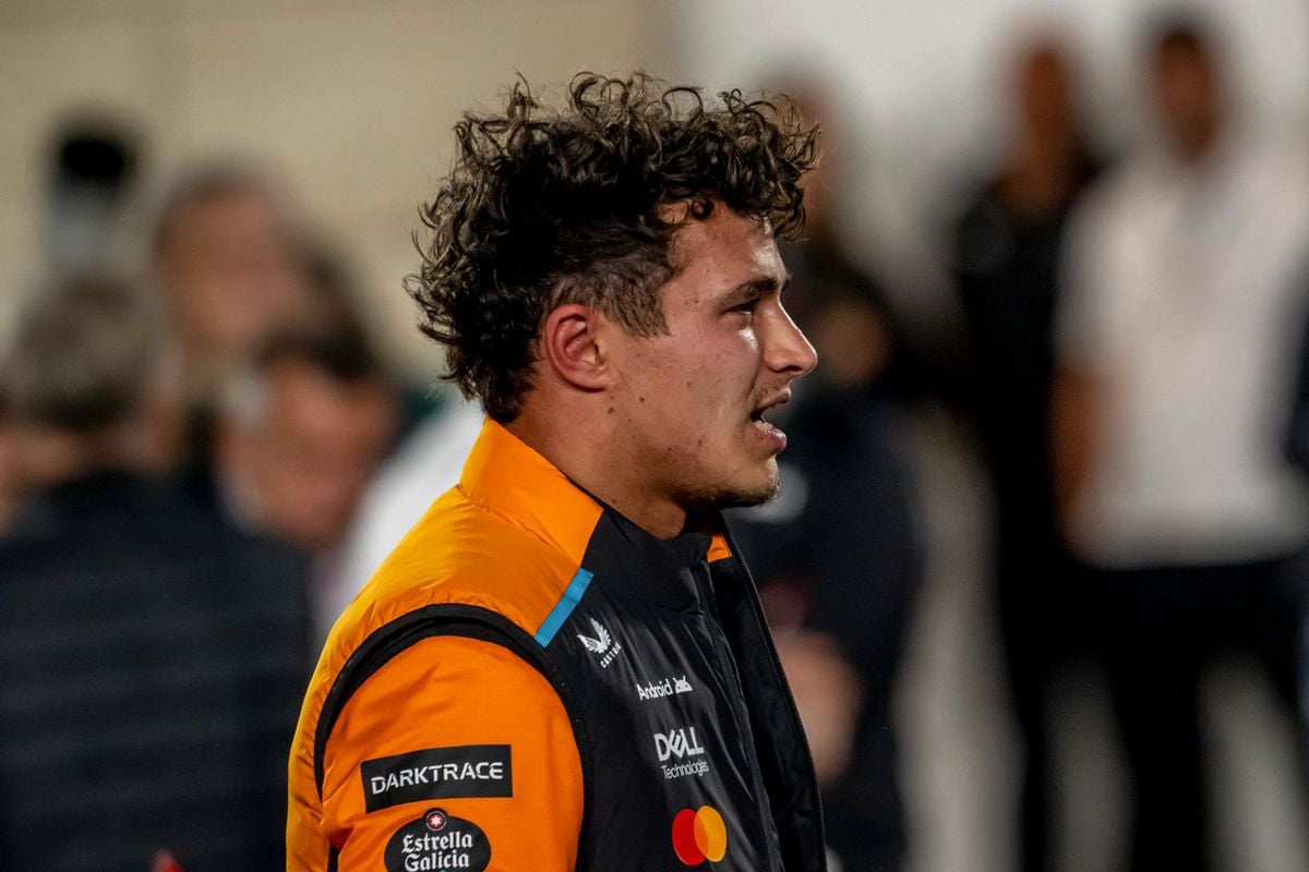 Lando Norris met zijn handen in het haar na GP Qatar: 'Ik heb het verpest'