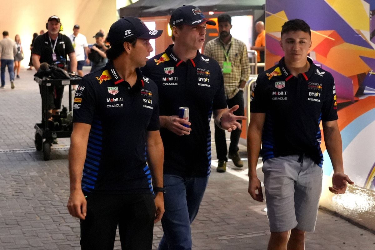 Kersvers F1-coureur doet onthulling over Max Verstappen en Lewis Hamilton: 'Het team zei nee...'