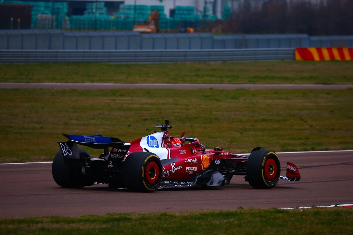 Foto's: Charles Leclerc maakt eerste meters in nieuwe Ferrari-bolide