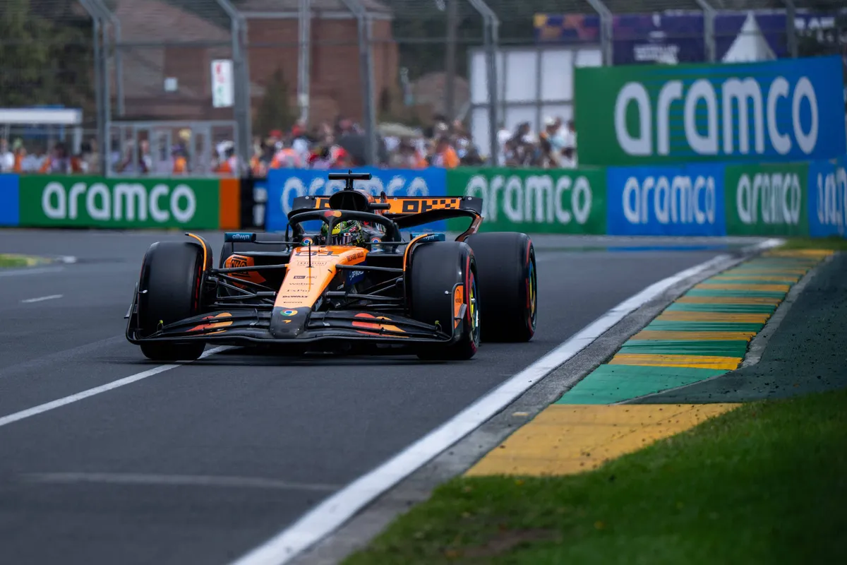 mclaren piastri aus