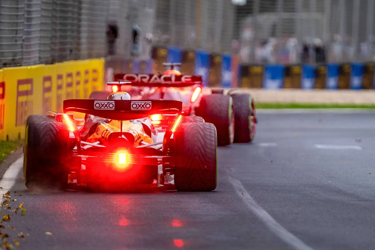 mclaren piastri max red bull aus vleugel