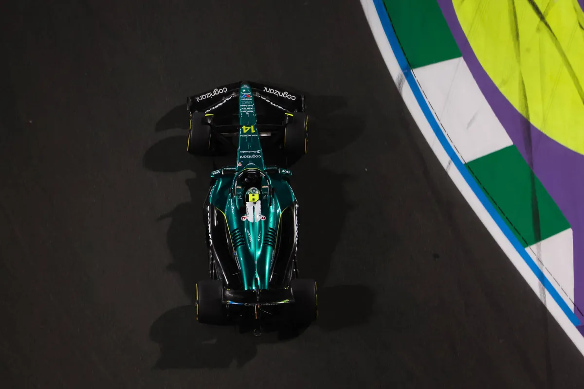 Fernando Alonso voor Aston Martin in Jeddah