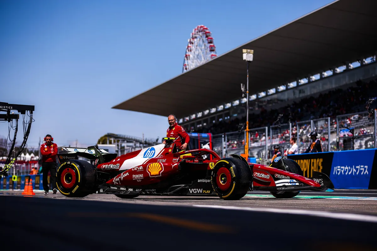 hamilton ferrari japan pit