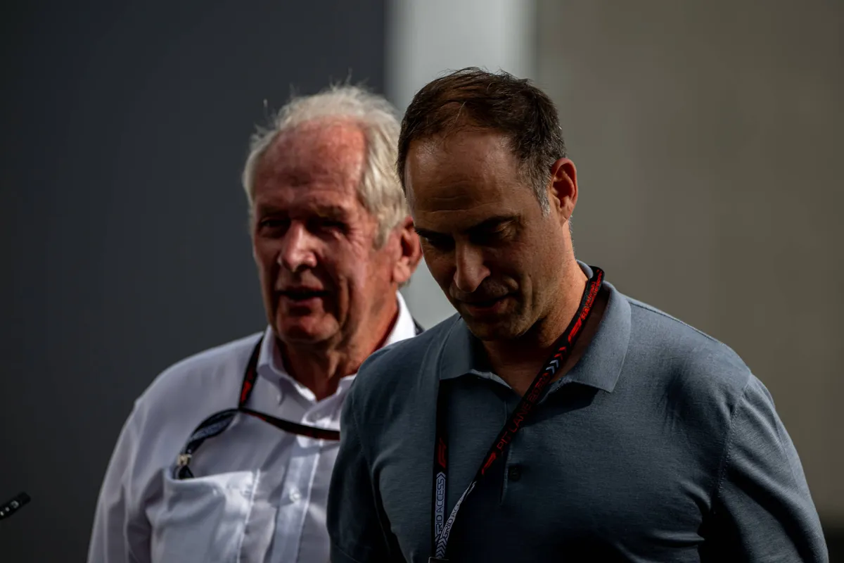 Red Bull-sportbaas Oliver Mintzlaff met adviseur Helmut Marko