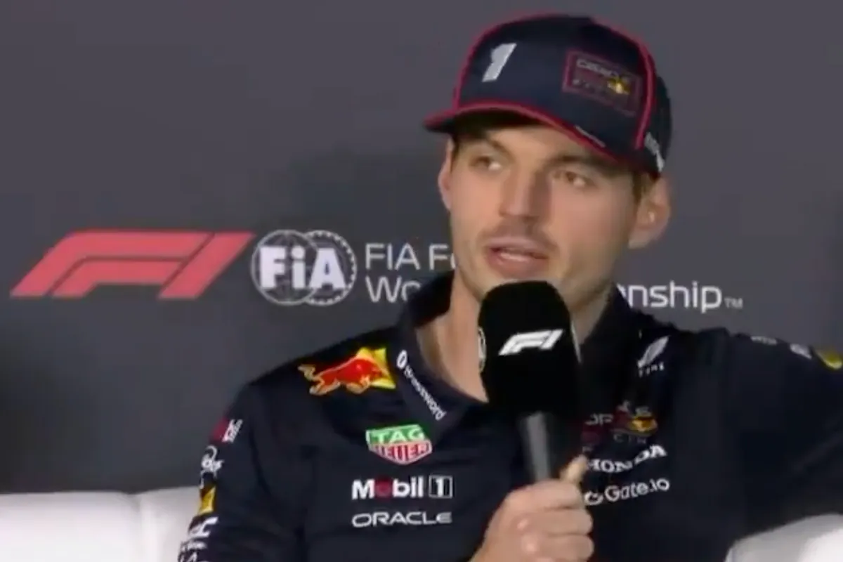 Max Verstappen tijdens de persconferentie in Saoedi-Arabië