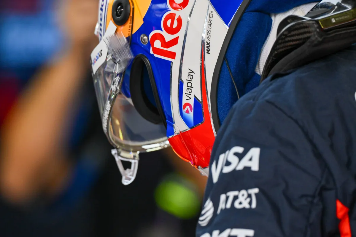 De helm van Red Bull-coureur Max Verstappen in Bahrein