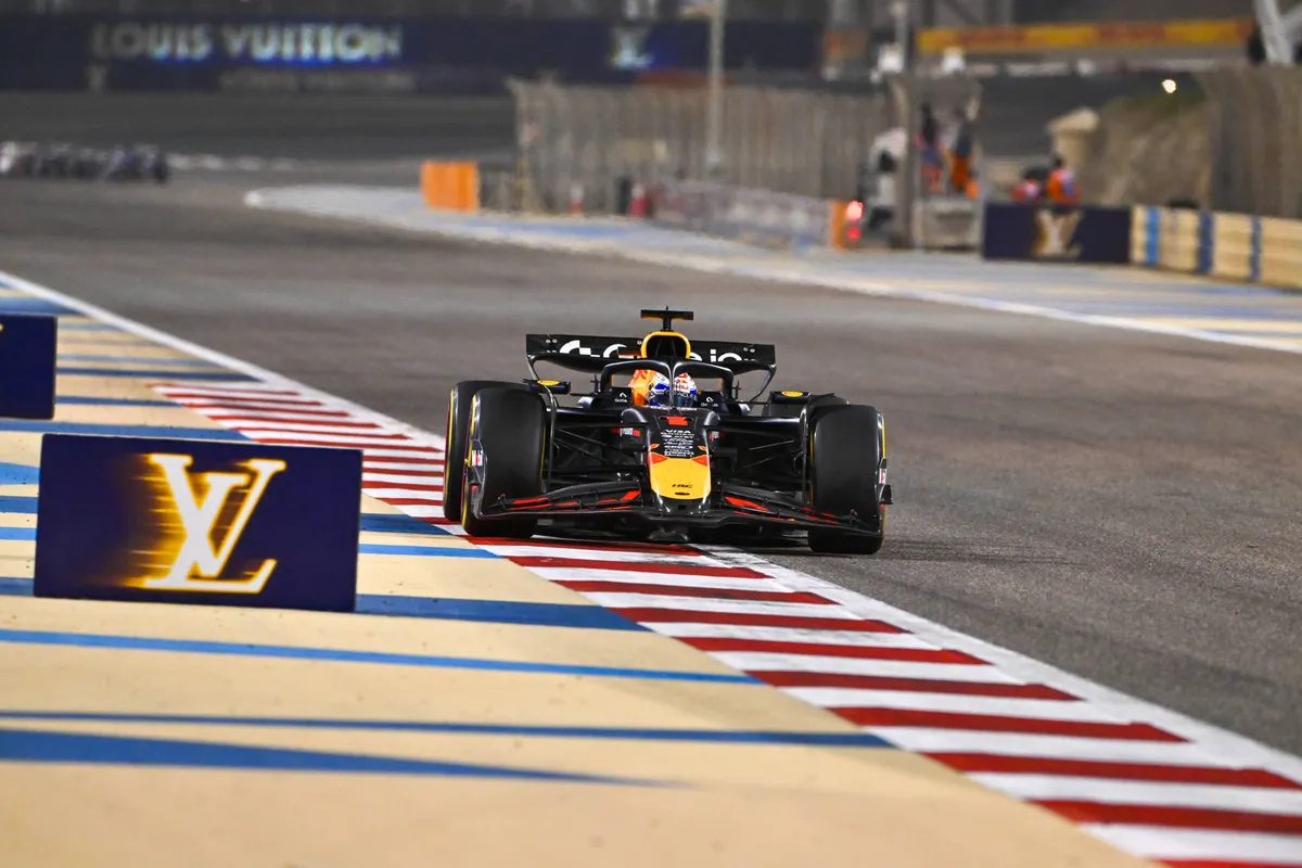 Red Bull-coureur Max Verstappen tijdens de race in Bahrein